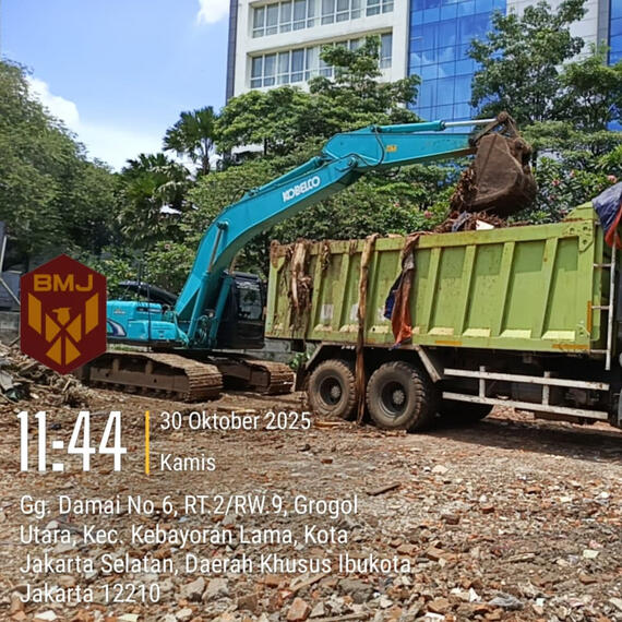 Dokumentasi Cut &amp; Fill Lapangan Padel Grogol