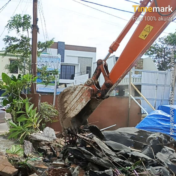 Dokumentasi Cut &amp; Fill Lapangan Padel Bintaro