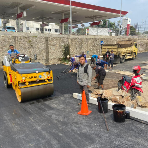 Dokumentasi Pengaspalan Showroom BYD Harmony Ciputat